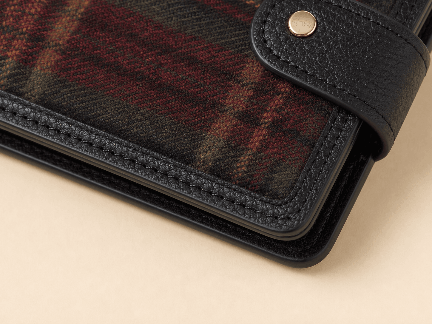Custom Tartan Compact Bifold Wallet detail material corner