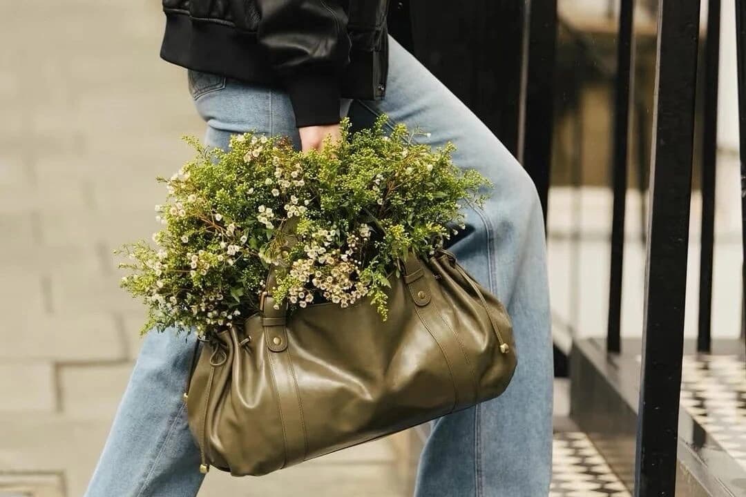 N2615 olive Eco PU on a relaxed soft tote